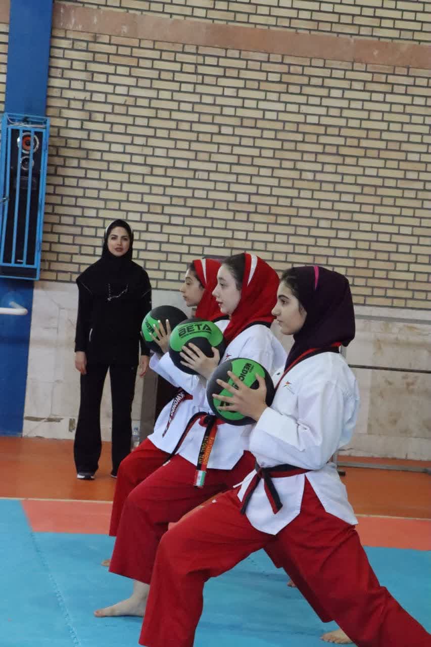 عکس زینب شهریاری تکواندو